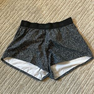 OUTDOOR VOICES Shorts Size S Speckled Black And White